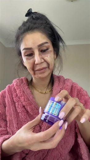 A woman who is stressed ages fast. A woman who is spoiled glows different. You don’t reverse aging with excuses. You reverse it with effort. Care for her. Reward her. Protect her peace. That glow you admire? It comes from how she’s treated. . Solution product @ufora_hq , @uforasingapore , @supinasaupi , @supiaufora . . . #solution #reversetheaging #skincare #nursajat #ufora | Nur Sajat Kamaruz Zaman