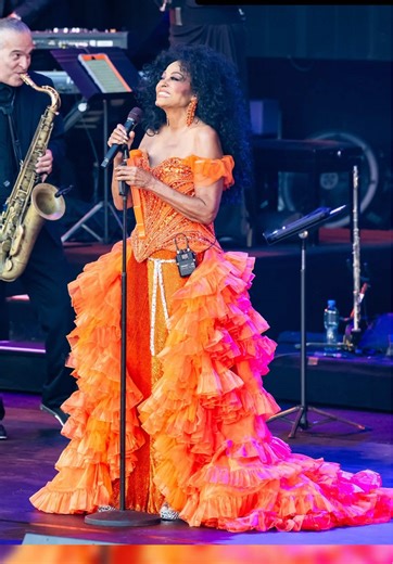 I have the fondest memories of performing at the @Montreux Jazz Festival ♥️ thank you to everyone who came to sing and dance with me this time. We filled the sunset sky with “sweet, sweet love!” #dianaross #dianarossthankyou #dianarosslive #montreuxjazzfestival