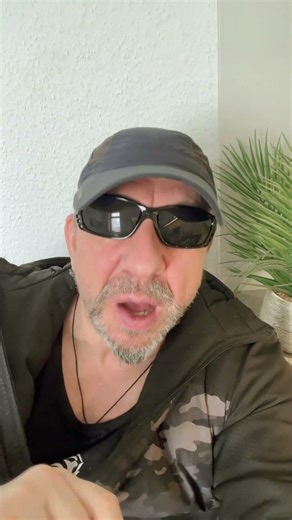 🧢 Bayern Comedy – Atmungsaktive Kondome #boarisch #humor #bayerncomedy