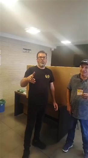 LOTUS | Centro Automotivo Cajamar on Instagram: "Entrega prêmio TV 50 Polegadas campanha manutenção fim de ano / Férias . Parabéns seu José . Venha para a Lotus voce também. A Manutenção do seu carro é aqui !"