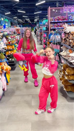 Perfect catch & dance! 🤸‍♂️ Gymnastics fun with Mom