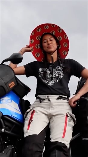 Carolyn, AKA “Doodle” | I didn’t get my mom’s That Girl Grace, I got my dad’s Star Trek Swag. Gotta love them both 🖖🏽💄 | Instagram