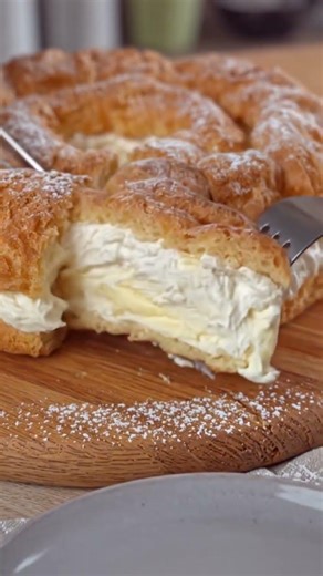 🍰✨ Easy Cream Cheese Cake (Bakery-Style at Home!)