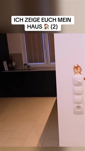 Hausbesichtigung: Stilvolle Einrichtung und Technologie