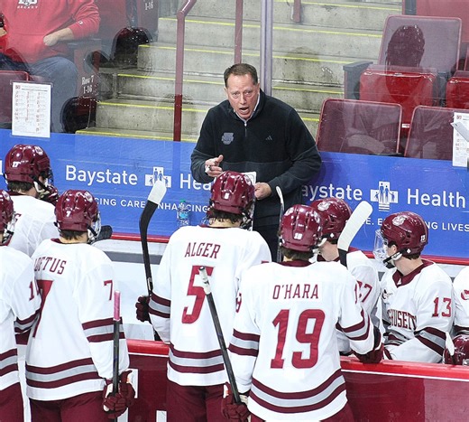UMass men’s hockey begins Desert Hockey Classic with loss against No. 16 Cornell