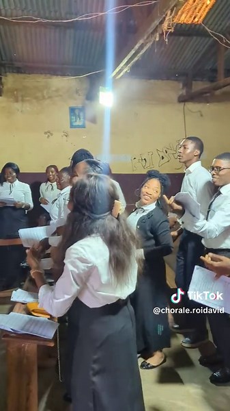 une petite dernière répétition avant d'attaquer avec la messe... #Chorale #Roi #David #catholic