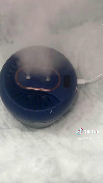 #iceasmr #ice #crunchyasmr #freezerfrost #iceeatingasmr