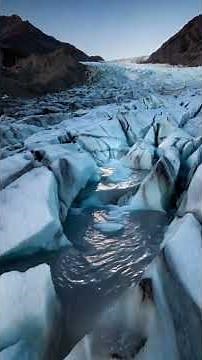 ❄️ Antarctica - Glacier Rivers – When Ice Turns to Life
