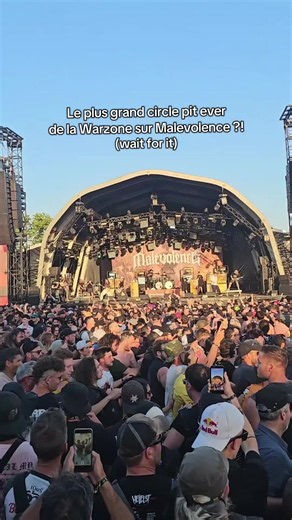 Avez-vous déjà vu, un si gros circle pit ? 😳 @Malevolence #hellfest #hellfest2026