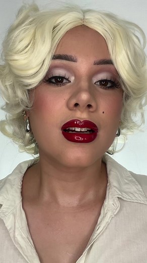 Marilyn Monroe Halloween Cosplay and Makeup Tutorial