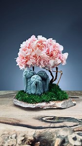 From humble beginnings to a vibrant third outlet at Jem, Slow Green (#01-33) preserves the beauty of nature with every piece. 🌿 Each creation reflects their philosophy—capturing rugged elegance and turning it into a reminder that beauty blooms in unexpected ways. Step in to experience Slow Green’s art and bring a piece of nature’s charm into your home. ✨Mondays just got better! Spend $140 at Slow Green and earn a $5 Lendlease voucher. *T&Cs apply, more details at lendleasemalls.com/Christmas202