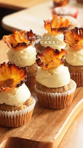 Delicious Hummingbird Cupcakes Recipe - Moist & Flavorful Dessert!