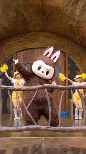 🪇✨POP MART POP LAND | ZIMOMO & LABUBU SONG - Elf Cheerleading