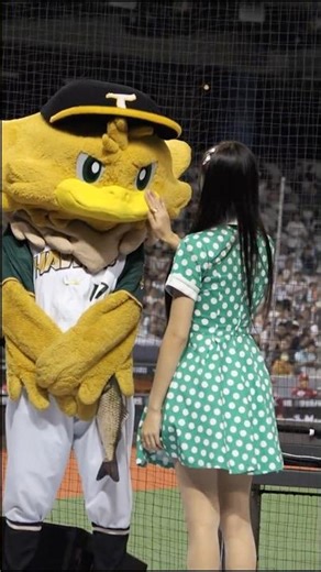 小安幫Takao呼呼...有點羨慕~心動時刻250925 #cheerleader #粉絲應援 #美女