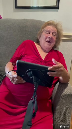 #toothpaste #sticky #spitout #swallow #dirtythoughts #omg #ohno #wronganswer #grouchygranny #granny #grannysoffherrocker #grandma #over80 #badgranny #heygranny #joke #funny #comedy