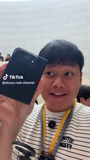 iPhone Duo màn hình gập: Trên tay & review nhanh
