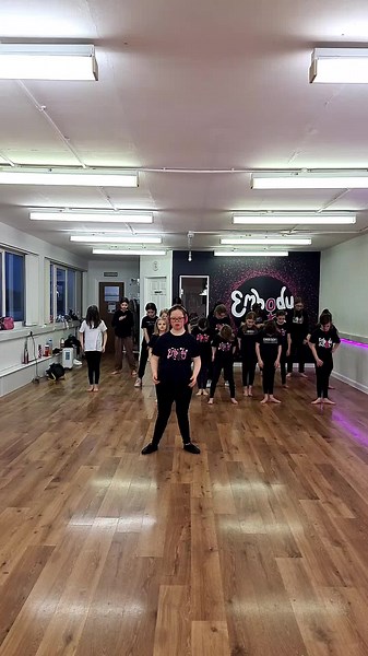 #madeyoulook #dancetok #danceschool #viral #trending #inclusivedance #dance #moderndance