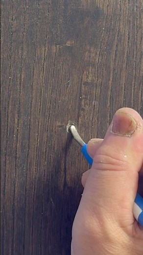 トンカチで叩いたフローリングの傷を簡単補修で職人がリペアします！し可能な限り工程を抜いて簡単にしてみました。#fix #woodworking #repair