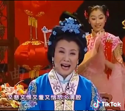Iconic Chinese Opera Performance: Singing, Fighting, and Beauty on Stage