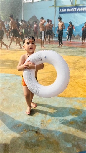 Parth Kaushik 💫 on Instagram: "Dancing Mode On 👯😂 #dance #waterpark"