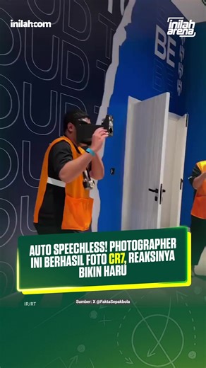 Seorang photographer akhirnya merasakan momen tak terlupakan saat bisa memotret langsung di depan idolanya, Cristiano Ronaldo. Dari yang biasanya hanya mengabadikan dari jauh, kali ini ia berdiri begitu dekat—bahkan berhadapan langsung dengan sang legenda. Momen ini bukan cuma soal foto, tapi tentang mimpi yang akhirnya jadi nyata. Kadang, kerja keras dan passion bisa membawa kita lebih dekat dari yang kita bayangkan. #inilaharena #arena #photographer #cr7 #cristianoronaldo