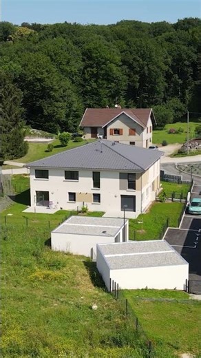 Rundflug über unsere neuen Garagen