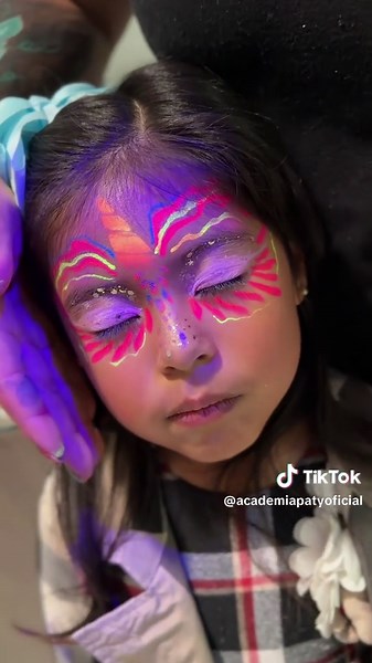 Videos de Academia Paty Oficial (@academiapatyoficial) con “DOUBLE_TAP.fit - HYPERLINK STUDIO”