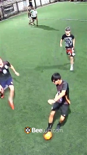 Dicen que no se hace pero mirá esto 😈 #beelup #jugada #revivitupartido #caño