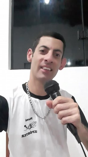 Reporter's Essential Gear: T-Shirt and Microphone Setup