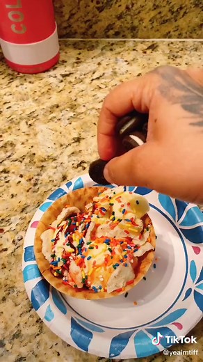 Delicious Ice Cream Sundae Recipe and Toppings
