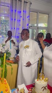DAASEBRE OSEI BONSU II CUT CAKE FOR HIS 85th BIRTHDAY | Asante Mampong Report