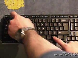 Unboxing e inserimento batterie di Logitech Cordless Desktop S520