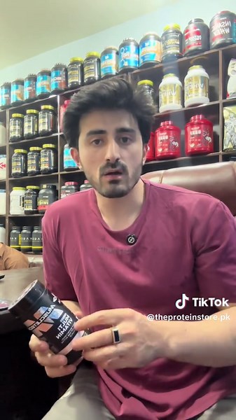 Replying to @Z A Y A N 😍💸 Fake Muscletech MultiVitamin 🙏🏻 #foryou #foryoupage #standwithkashmir #proteinstore #peshawar #fypシ #proteinstorepakistan #creatinechews #bodybuiling #protein #BozzanoMission #tiktokpakistan #optimumnutrition #creatine #treadmill
