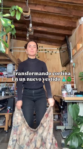 297K views · 31K reactions | Uds saben que las cortinas son mi debilidad… y cómo no iba a transformar ésta en un vestido así  uds saben cómo se llama el corte de este estilo? Qué otro proyecto se les ocurriría con el sobrante? Les leo  . . . #confeccion #upcycling #reutilizaciontextil #sewingproject #vestido #romanticstyle #dresses #upcycledfashion #diyfashion #coser #tutorial | Darlen Muñoz Otterstein | Facebook