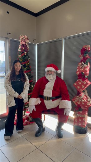 🎄✨ Auto Collection te invita a su Evento Navideño ✨🎄 📅 22 de diciembre ⏰ 2:00 PM – 5:00 PM Trae a tu familia y disfruta de fotos con Santa 📸🎅 y regalos para niños menores de 10 años 🎁 ¡Ven a celebrar la Navidad con nosotros! 🎄✨ Auto Collection | 319 Madison St Shelbyville TN, 37160 | Auto Collection LLC