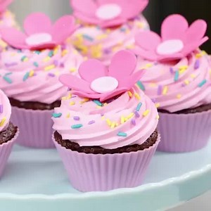 63K views · 3.3K reactions | How to make Shimmer & Shine themed cupcakes from episode 'The Sweetest Thing' Watch full video here: https://youtu.be/58uOmFVAt70 | Rosanna Pansino | Facebook