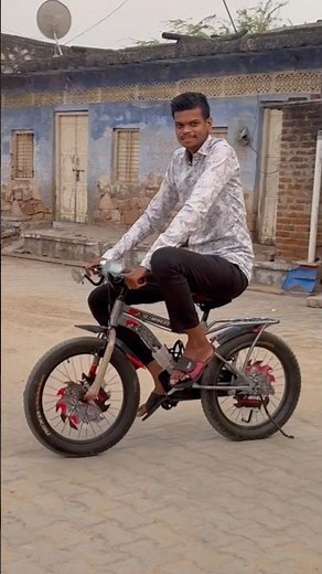 “7 फीट लड़के ने बच्चों की Cycle प्रो की तरह चला दी 😳🔥 | Tall Boy Crazy Bicycle Skills” #shorts