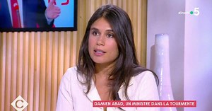 Anne-Elisabeth Lemoine dévoile la grossesse d'Émilie Tran Nguyen en direct dans C à vous (ZAPTV)