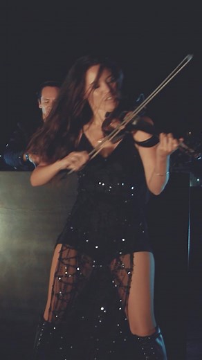 Caitlin De Ville on TikTok