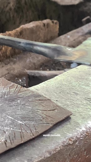 14K views · 75 reactions | interesting garden tool tidying techniques #blacksmith #blacksmithindonesia #CulturalHeritage #senikerajinan #ironwork #metalart #blacksmithing #forging #traditionalcraft #alatpertanian | Wendi Zainudin | Facebook
