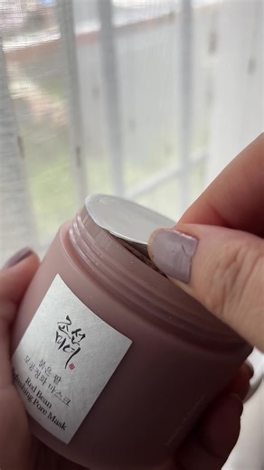 My favorite clay mask that doesn’t strip away oil from my skin!! My go to mask, Beauty of Joseon Red Bean Refreshing Pore Mask 💖 #skincare #ugc #beautyofjoseon #redbeanrefreshingporemask