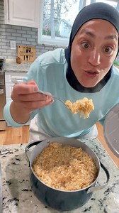 Middle eastern rice(rous) just hits different @summers_homemade_meals . Every bite has an influx of toasted noodles, buttery flavor, and fluffiness! It’s traditionally served with a variety of dishes stew to kebabs. It especially pairs well with a Middle Eastern salad or yogurt. I personally enjoy getting to the bottom and eating the toasty edges. 😊😊Recipe Ingredient list * 3 cups parboiled, long grain rice * long grain rice (such as basmati, golden rice, uncle Ben’s, Valley) 2 c vermicelli no