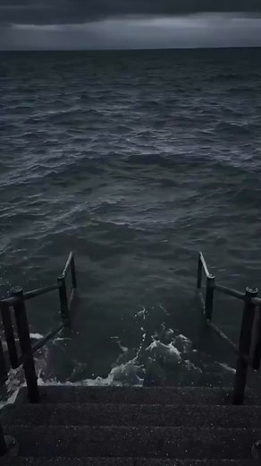 Discovering the Best Memes on Google Earth