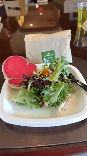 Slow motion @panerabread that mitten cookie was the bomb! - Sherry #panerabread #bread #mittencookies #slowmotion #yum | Z95.1