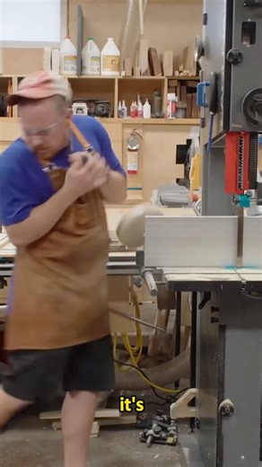 Why are experienced carpenters afraid of table saws?#TableSawKickback #WoodworkingTips #SafetyFirst