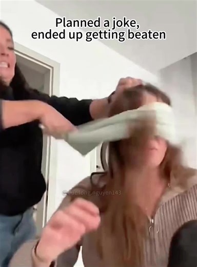 Put a bug filter on people’s faces and see how they react 🤣😂#funnyvideos #viral #fyp #reaction #familyfun