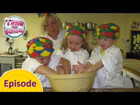 Blackberry and Apple Crumble | Time For School FULL EPISODE