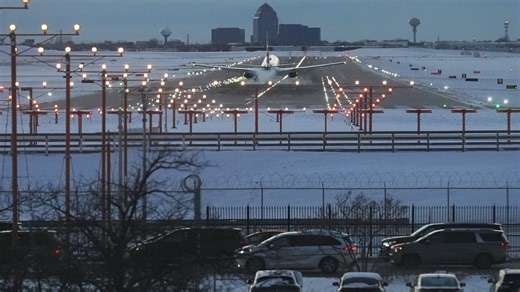 Winter storm snarls holiday travel across US Northeast, Great Lakes