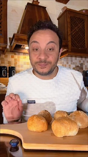 Tried something new today… Yogurt Air-Fryer Bread 🤍 Simple, soft, and full of flavour. • 400g yogurt (any you like) • 400g self-raising flour (add slowly for consistency) • Rosemary • Garlic powder • Pinch of salt Preheat air fryer to 170° for 2 minutes. Bake at 170° for 20 minutes (timing varies by fryer). Perfect warm, straight out of the fryer. | Johan Mifsud