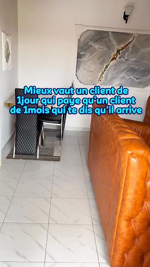 Mieux vaut un client de 1 nuit qui paye qu’un client de 7nuitz qui dis qu’il arrive 😂. Appartement meublé 20k à Yaoundé Nkoabang ☎️656824471 | Residence Mec